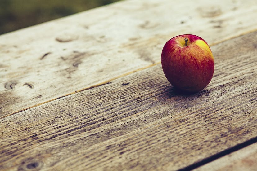 How Many Calories Are in a Fuji Apple: Nutritional Insights