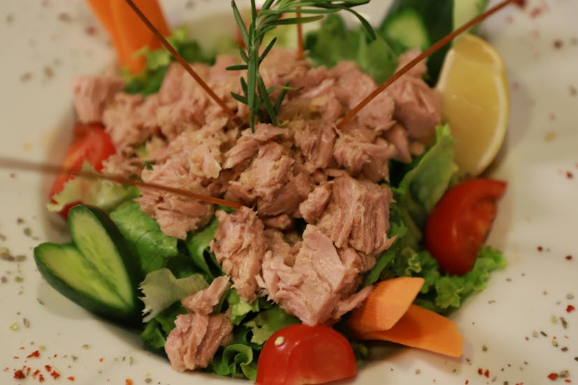 Tuna Salad Calories: Breakdown and Health Benefits